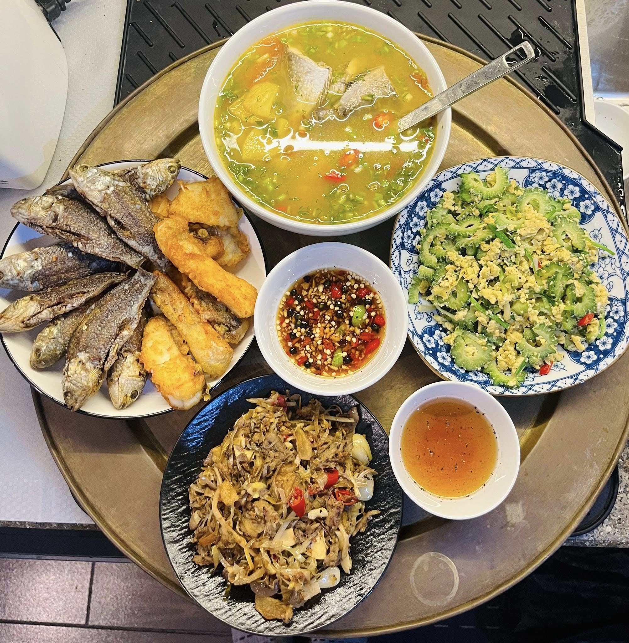 Thực đơn ngày mưa giản dị mà ấm cúng, ai thấy cũng muốn về nhà ăn cơm - 2