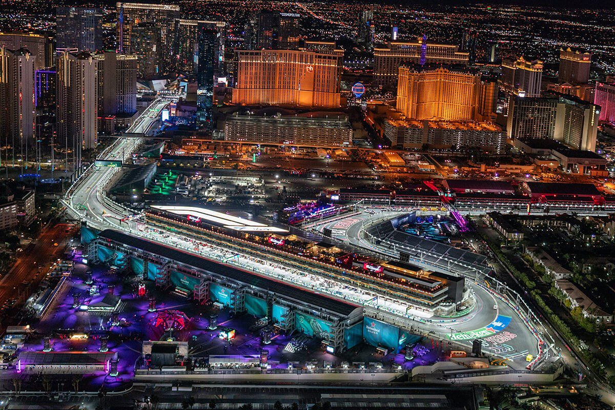 Đua xe F1, Las Vegas GP: Chiến thắng cho McLaren hay có “phép màu” dưới màn đêm tại The Strip? - 1