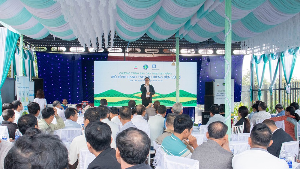 Khoa học dinh dưỡng kết hợp bàn tay nhà nông tạo nên mùa sầu riêng bền vững đầu tiên - 3