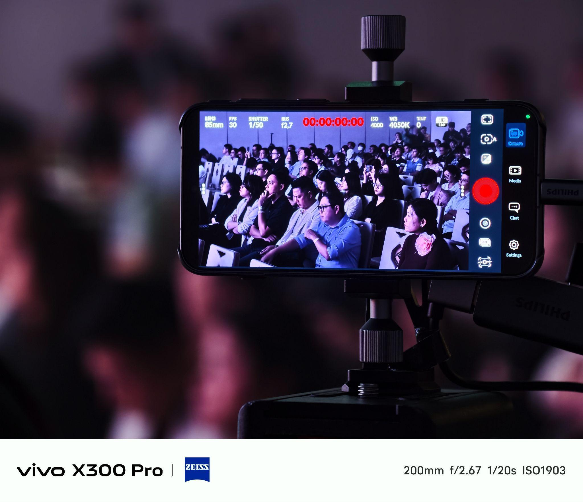 vivo X300 Series ra mắt tại Việt Nam: Bộ đôi vua camera ZEISS 200MP thiết lập tiêu chuẩn mới trong kỷ nhiếp ảnh di động - 2