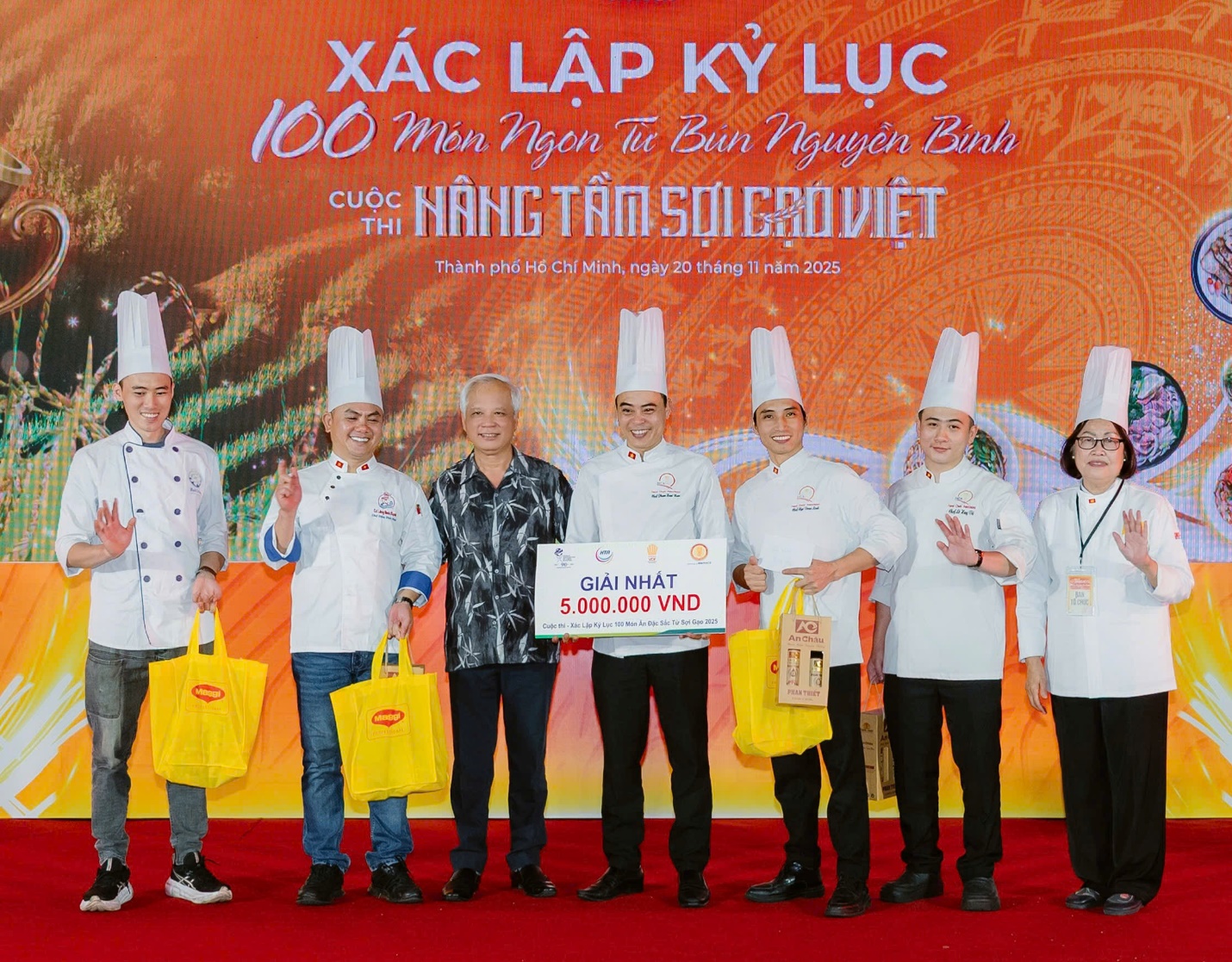 Hiệp hội Du lịch Việt Nam vinh danh Nghệ nhân Nghề bếp cho ông Phạm Hoài Nam - 3