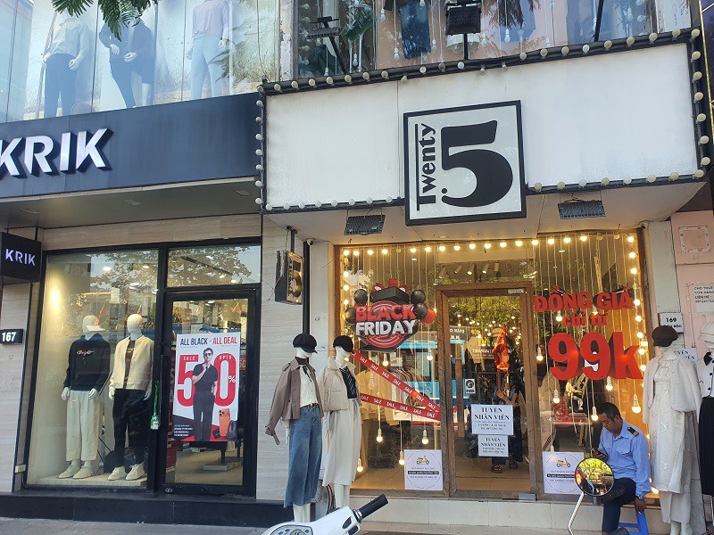 "Điểm mặt" loạt cửa hàng tại Hà Nội giảm giá “siêu sốc” lên tới 90% dịp Black Friday 2025 - 12