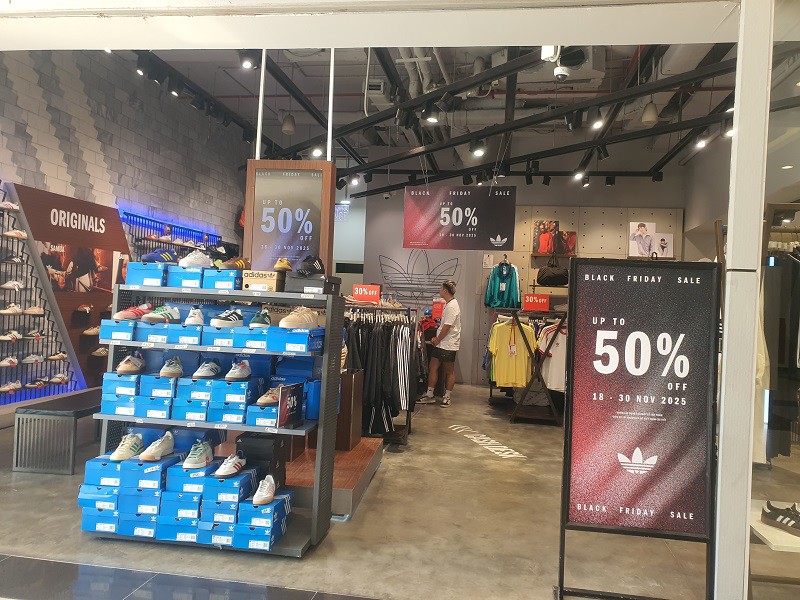 "Điểm mặt" loạt cửa hàng tại Hà Nội giảm giá “siêu sốc” lên tới 90% dịp Black Friday 2025 - 5