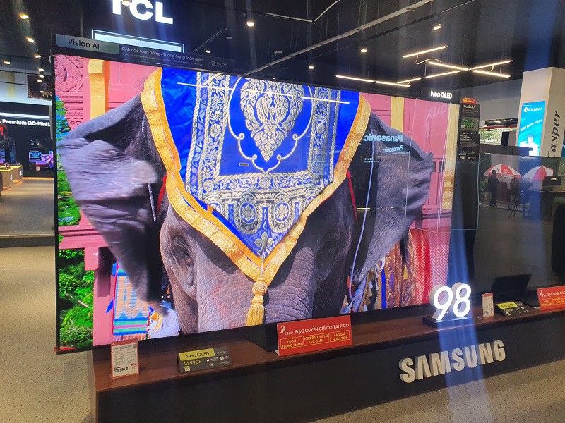 Loạt siêu thị điện máy giảm giá đến 70% dịp Black Friday, tivi càng to càng giảm mạnh - 3