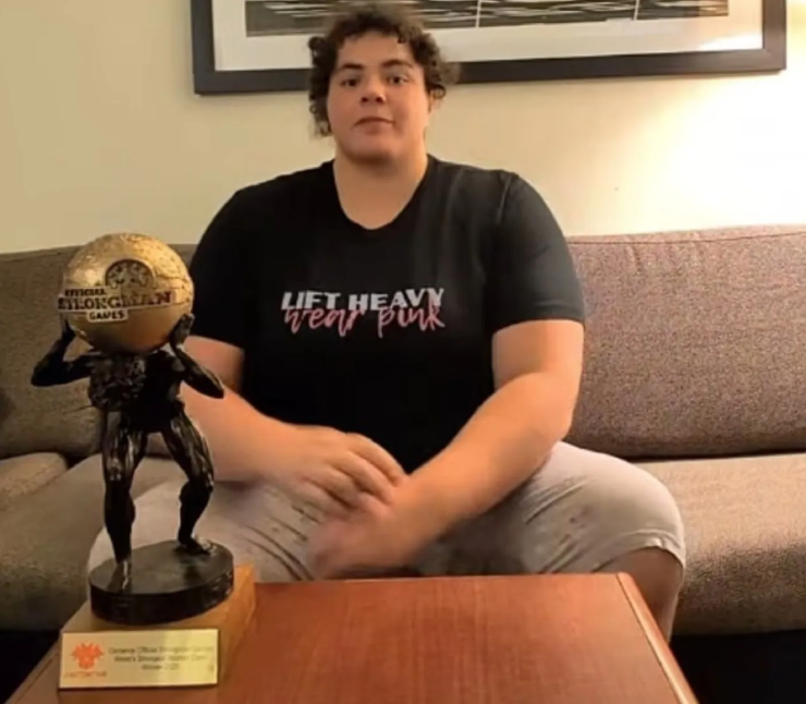 Nữ VĐV mạnh nhất hành tinh bị tước danh hiệu vì là người chuyển giới - 2