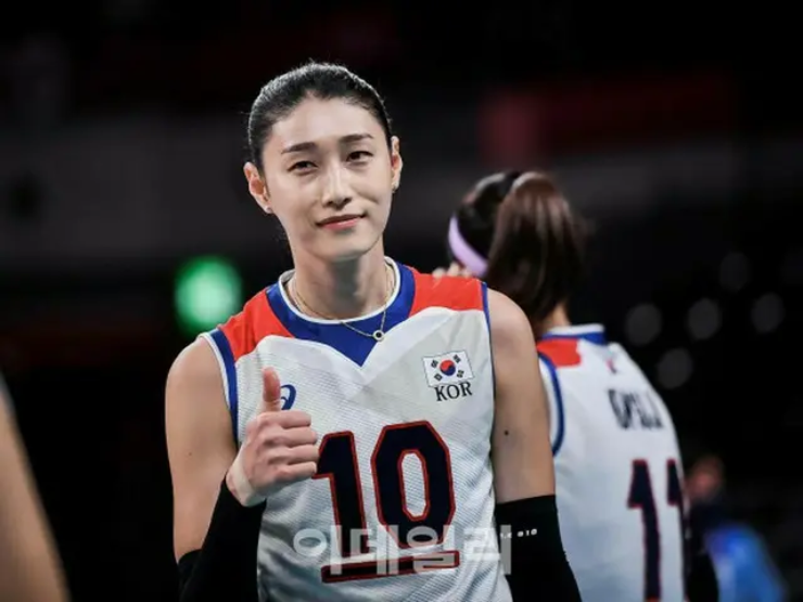 "Nữ thần bóng chuyền số 1 châu Á" nhận giải xuất sắc nhất năm dù đã giải nghệ - 1