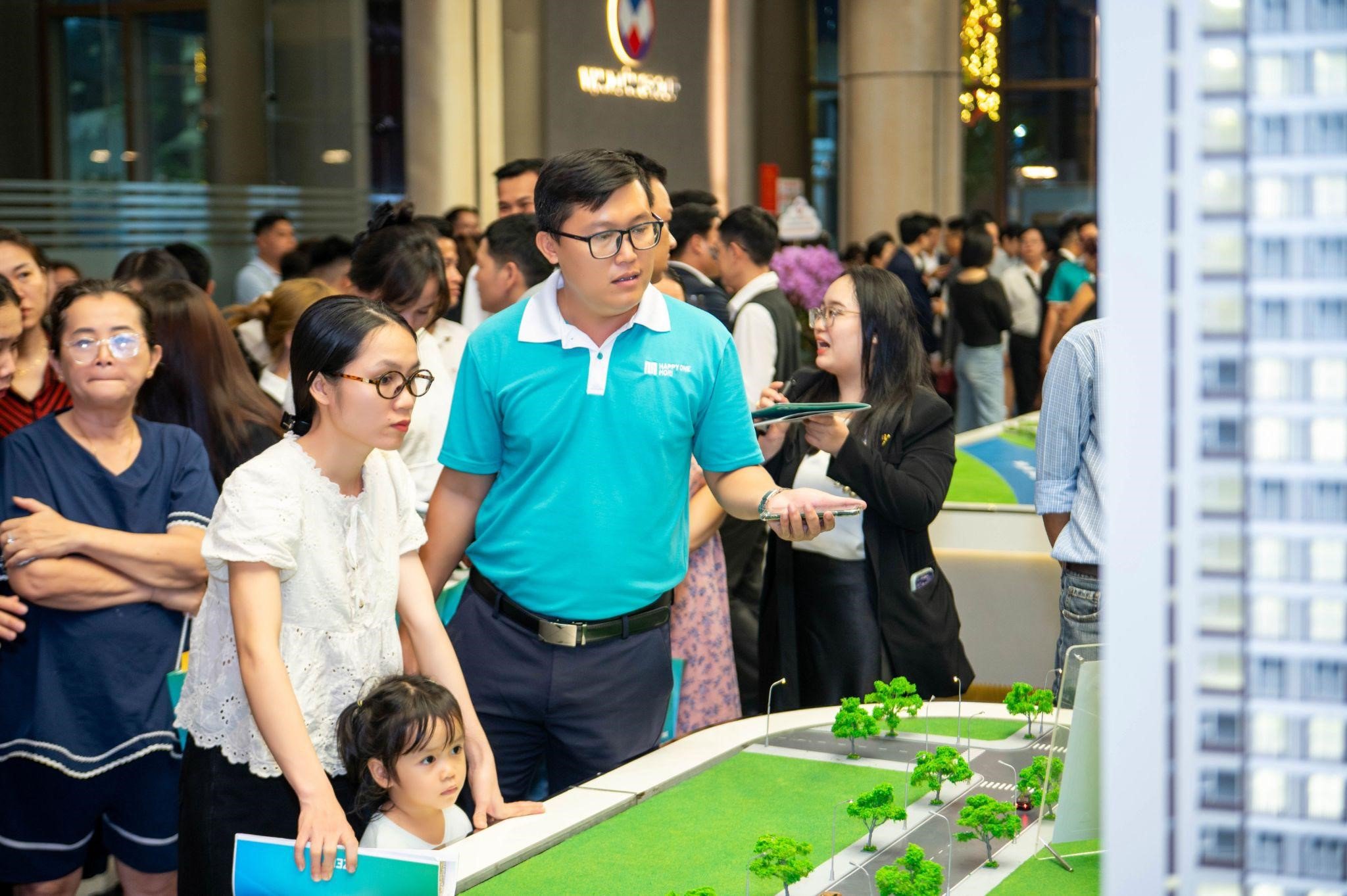 Vạn Xuân Group khai trương tổ hợp nhà mẫu Happy One Mori - 5