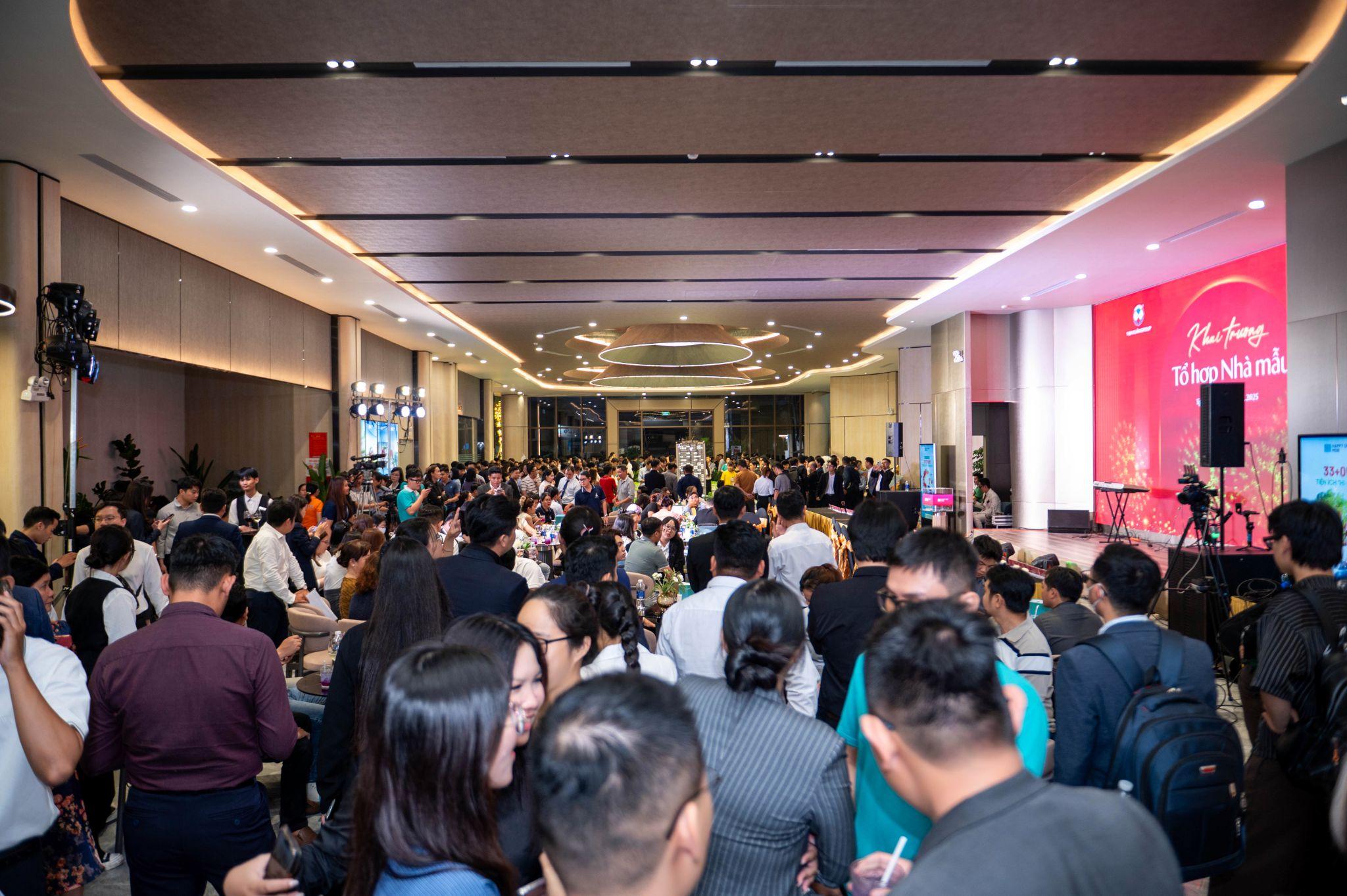 Vạn Xuân Group khai trương tổ hợp nhà mẫu Happy One Mori - 1