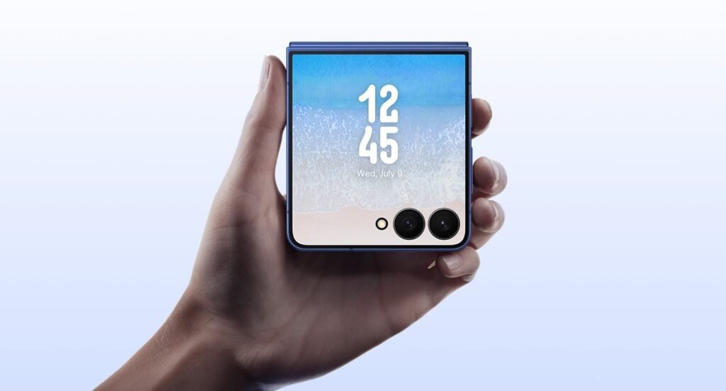 Những điểm độc đáo chỉ điện thoại nắp gập mới có - 1