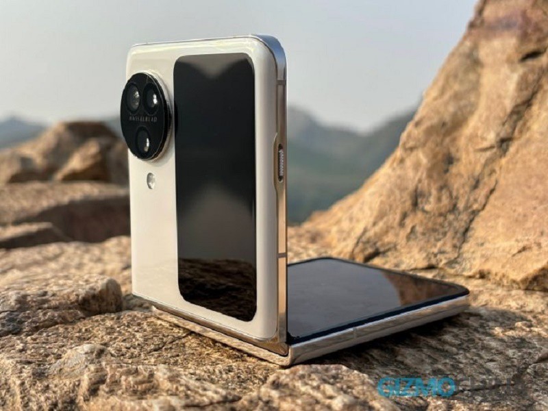 Những điểm độc đáo chỉ điện thoại nắp gập mới có - 2