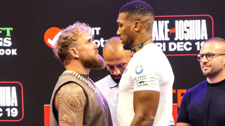 Người mẫu từng khỏa thân cùng dàn người đẹp hâm nóng trận boxing Joshua - Jake Paul - 2