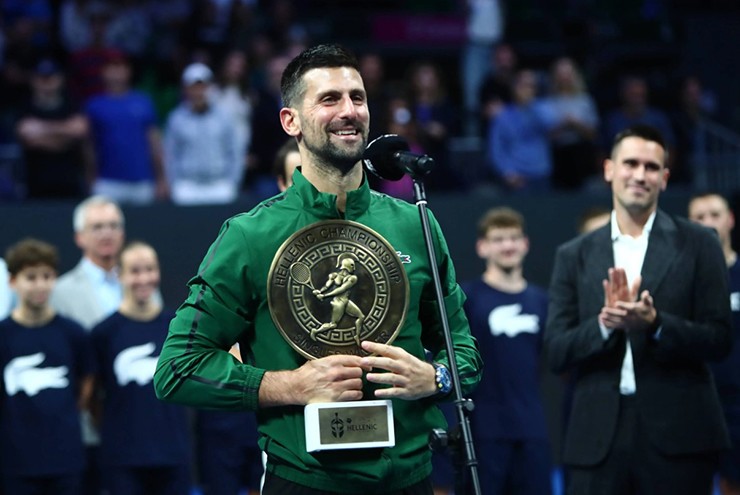 Nóng nhất thể thao sáng 28/11: Djokovic phá kỷ lục của Federer - 1