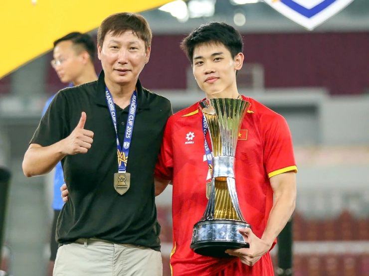 Dàn sao hot nhất SEA Games 33: Đình Bắc đua tài thần đồng Thái Lan - 1