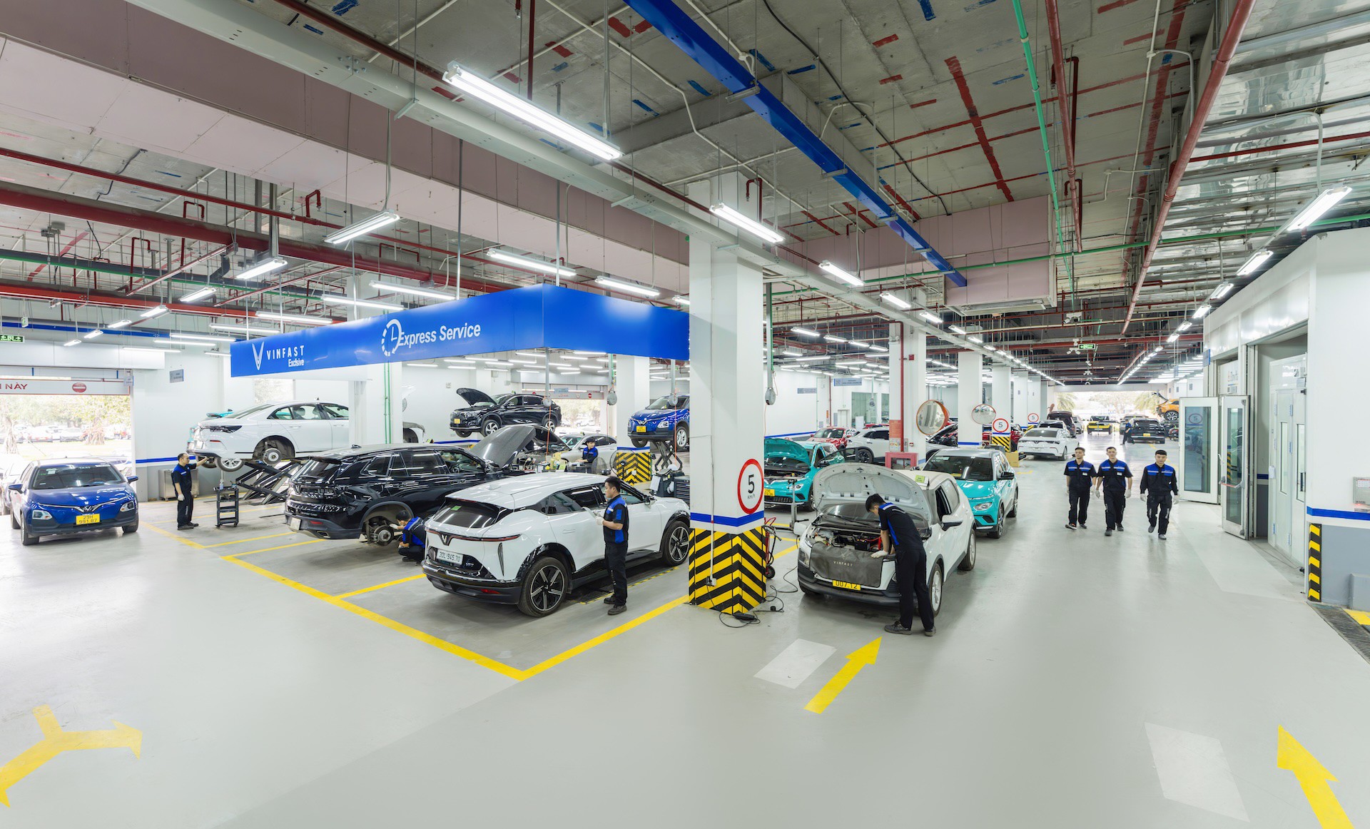 VinFast khai trương Xưởng dịch vụ thứ 350 - Sở hữu mạng lưới hậu mãi lớn nhất Việt Nam - 2