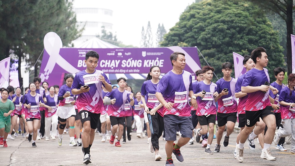 Sinh viên và cộng đồng chạy bộ cả nước trao cơ hội tầm soát ung thư cho phụ nữ yếu thế - 2