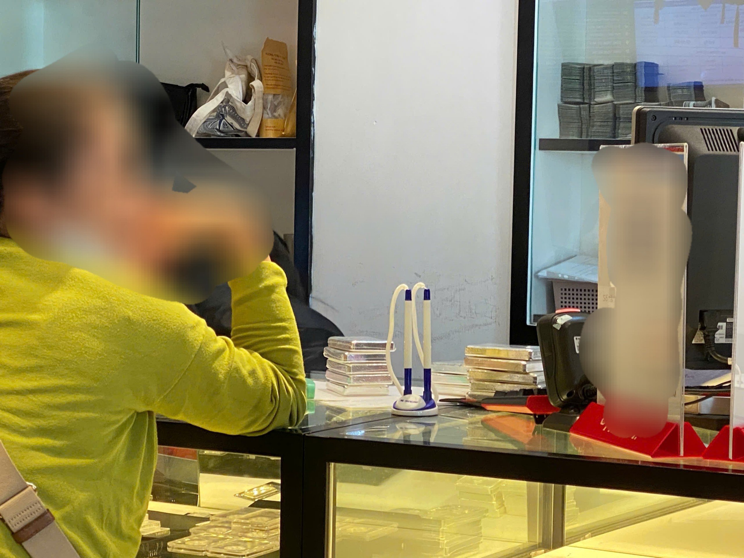 Giá bạc tăng vọt lên mức cao chưa từng thấy, có người xuống tay mua cả tạ - 3