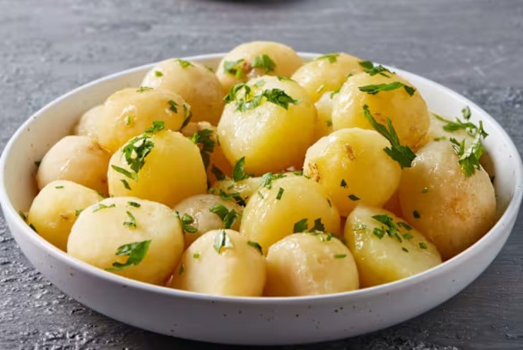 Sai lầm nhiều người mắc: Chuối kết hợp 5 món này khiến dạ dày tổn thương - 1