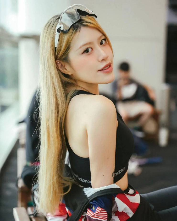 Nữ thần trượt băng Malaysia cực xinh đẹp, hứa hẹn gây bão ở SEA Games 2025 - 8