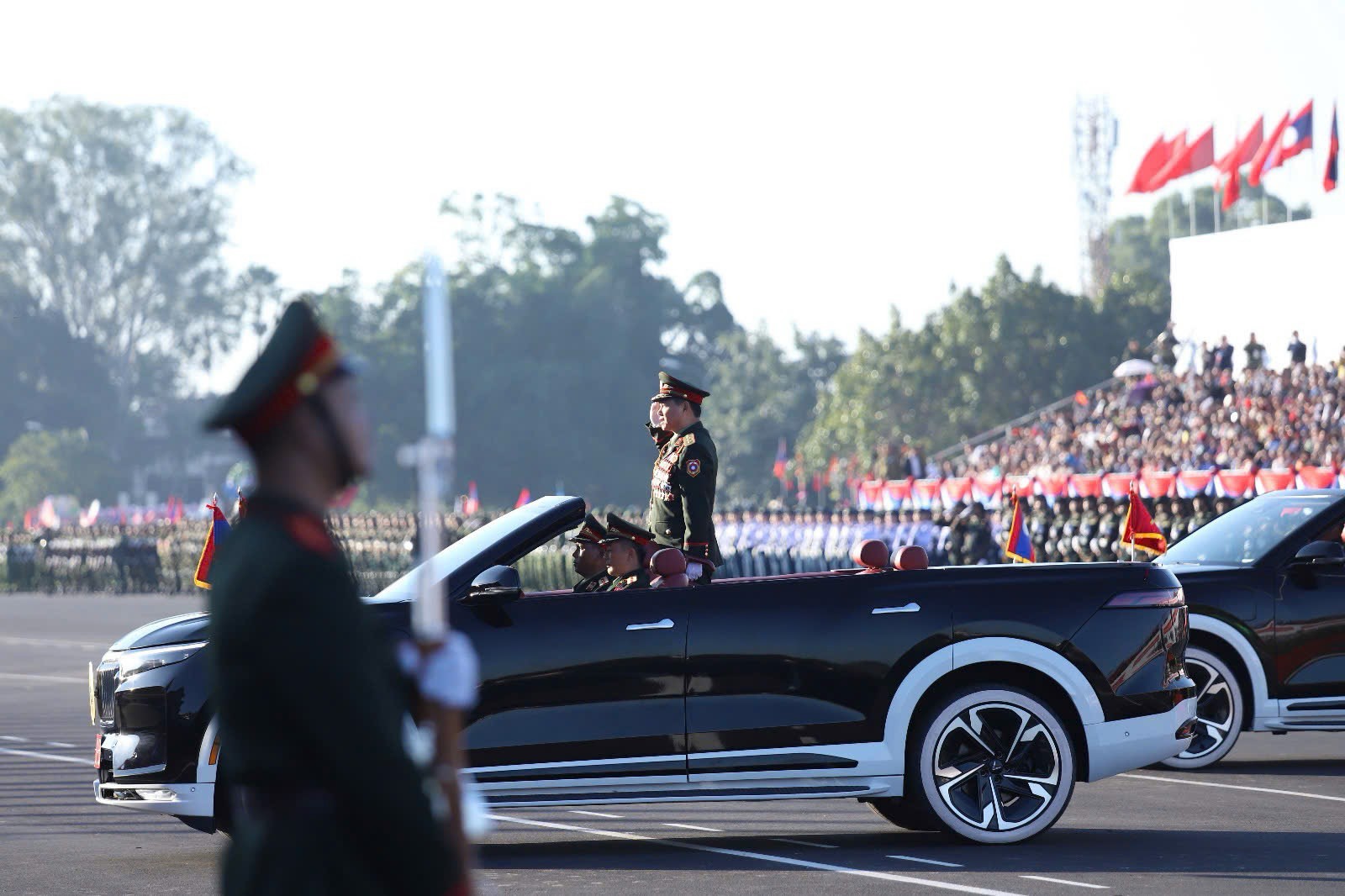 Xe điện Việt Nam nổi bật tại lễ diễu binh, diễu hành kỷ niệm Quốc khánh Lào - 5