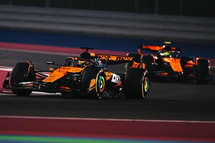 Đua xe F1, Qatar GP: Verstappen chạm mốc 70 chiến thắng, cách biệt top 3 còn 16 điểm - 2