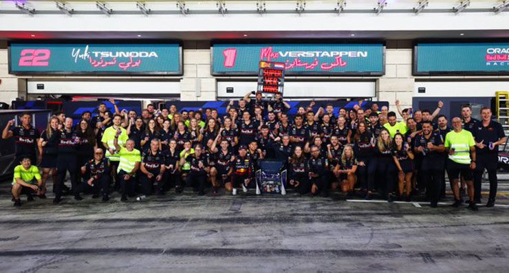 Đua xe F1, Qatar GP: Verstappen chạm mốc 70 chiến thắng, cách biệt top 3 còn 16 điểm - 1