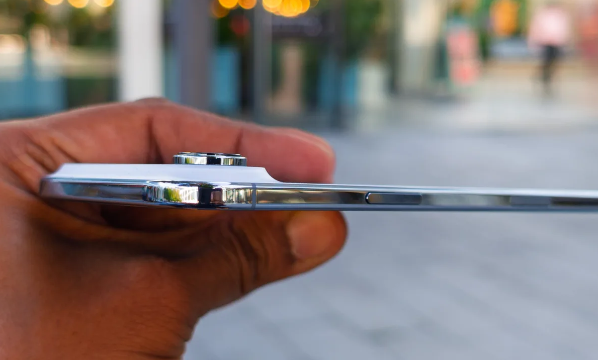 Người tiêu dùng ngày càng thích smartphone cồng kềnh? - 2