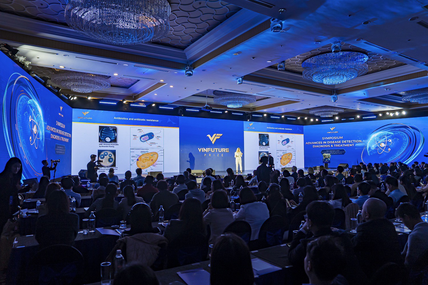 Nhà khoa học VinFuture hé lộ “vũ khí của tương lai” trong cuộc đối đầu với kháng kháng sinh và ung thư - 1