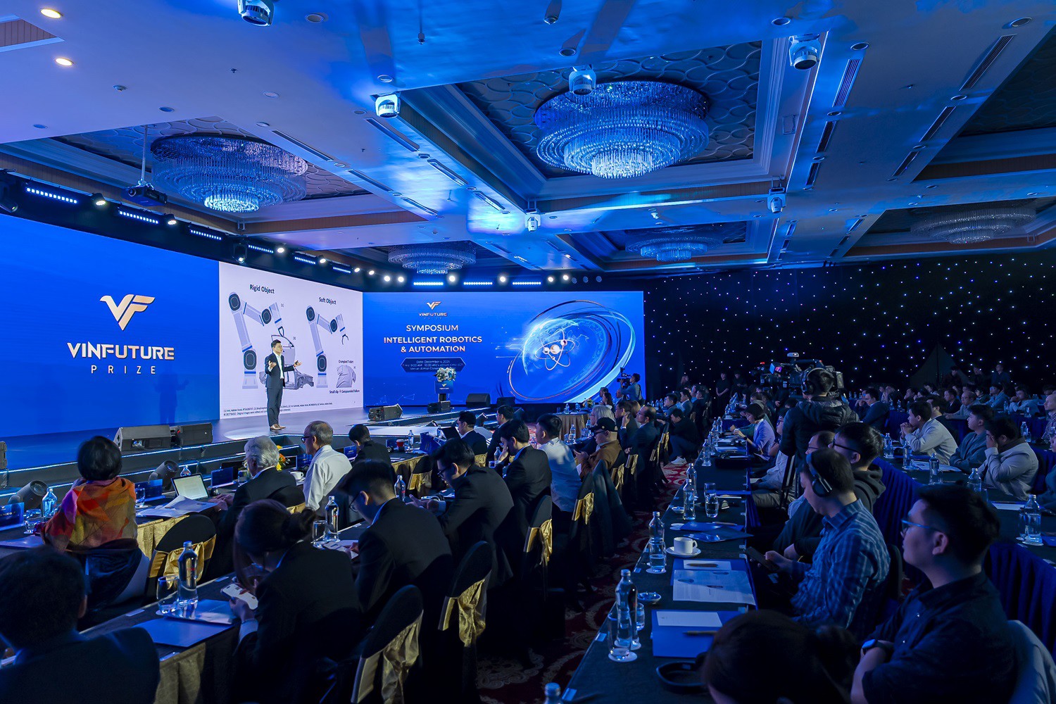 Dự đoán “gây sốc” tại Tọa đàm VinFuture: 1 tỷ “giống người mới” sẽ chung sống với loài người vào năm 2050 - 4