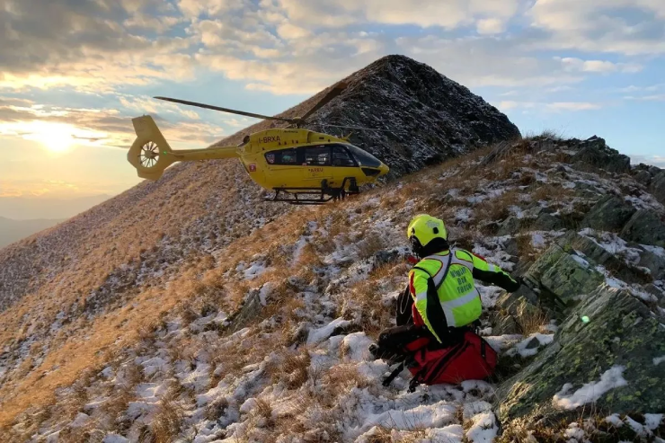 Sững sờ VĐV marathon tim ngừng đập 90 phút vẫn được cứu sống thần kỳ - 2