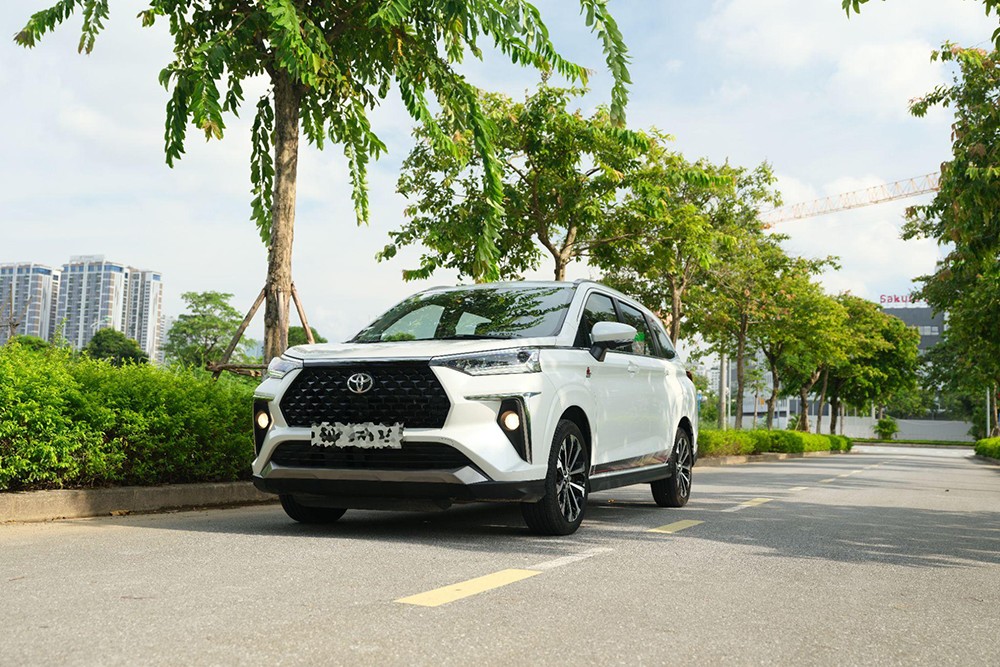 Veloz Cross khuyến mại lớn tháng cuối năm 2025 - 1