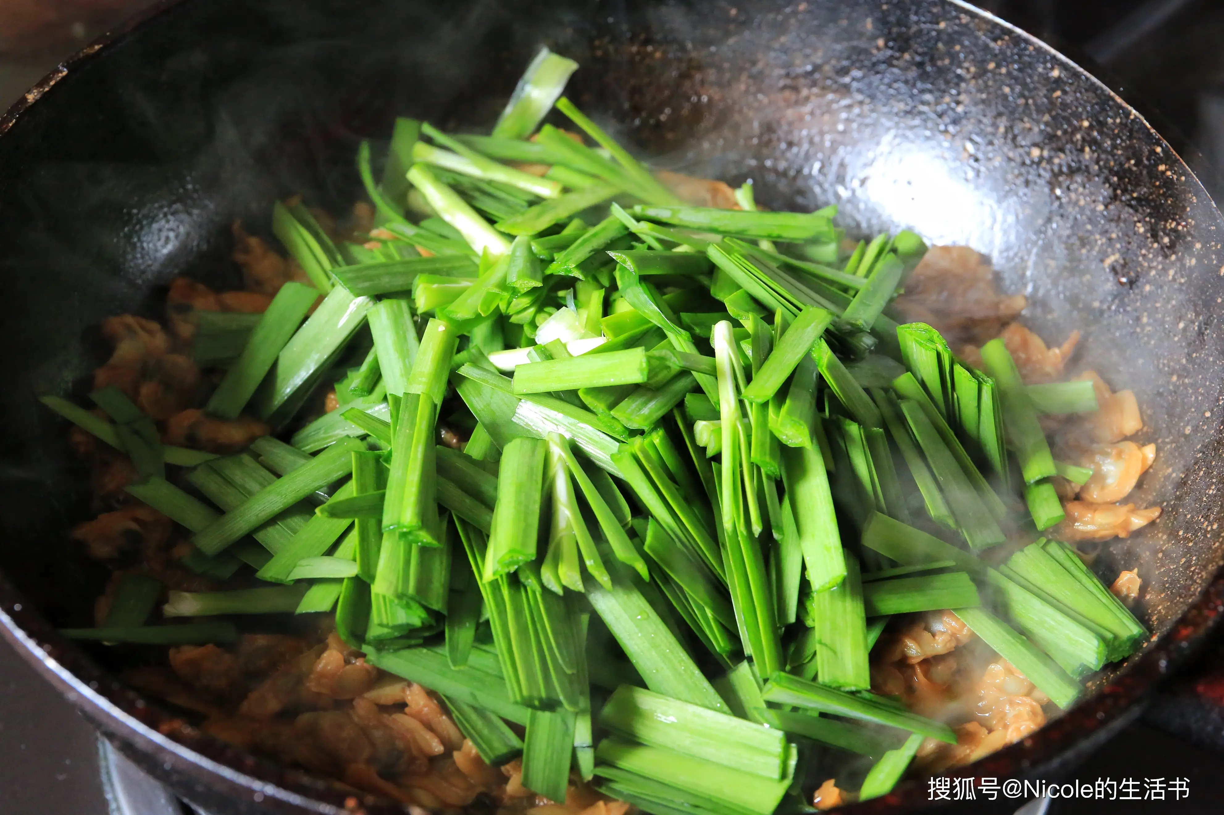 Nghêu xào hẹ, món nhậu dân dã ngon quên lối về - 4