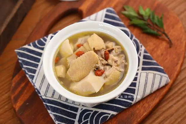 Vỏ sầu riêng tưởng bỏ đi, dùng nấu canh gà ngon không tưởng - 1