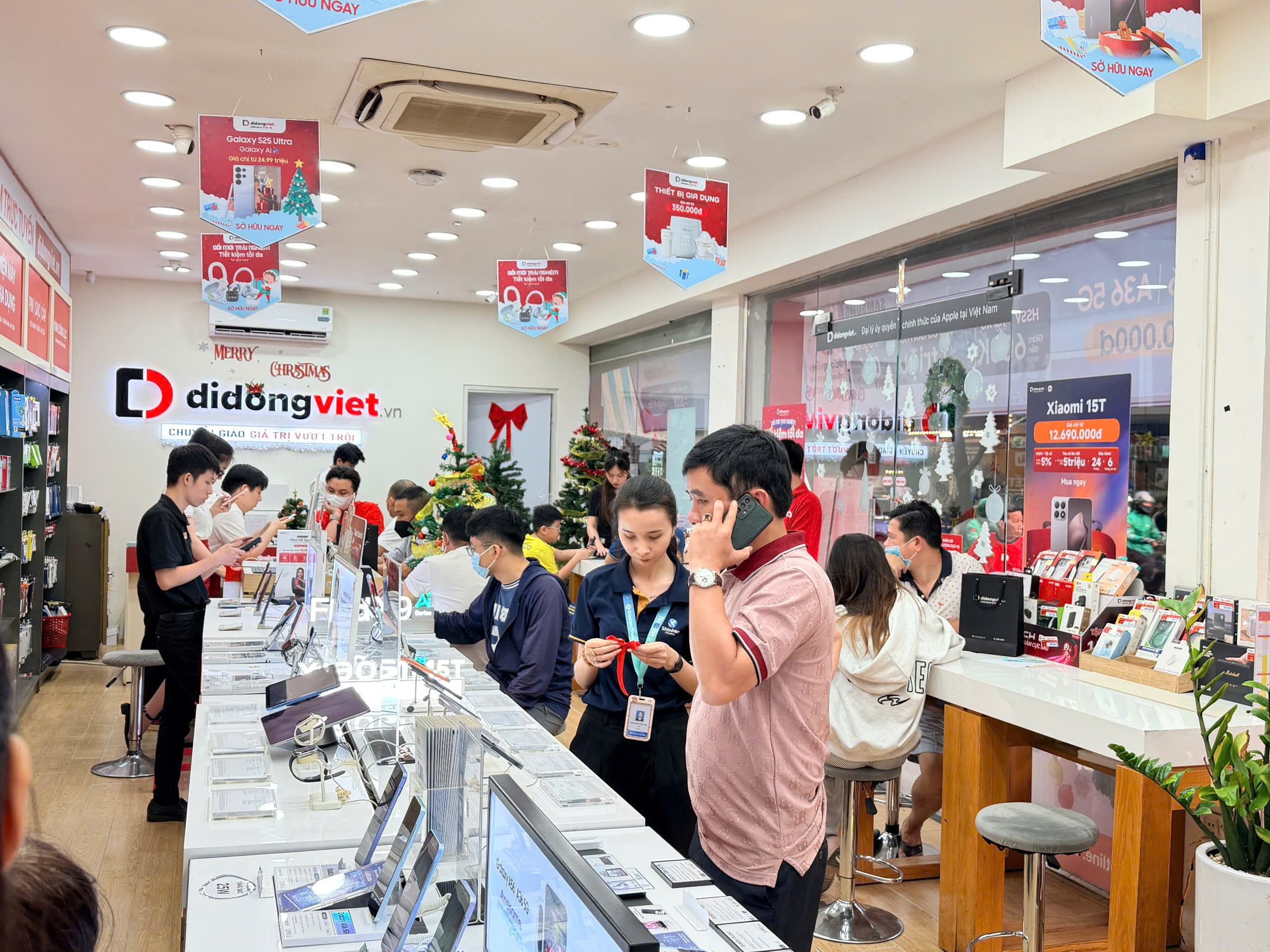 “Đại tiệc công nghệ” cuối năm: iPhone 17 Pro Max giảm sâu, phụ kiện chỉ từ 59.000 đồng - 6