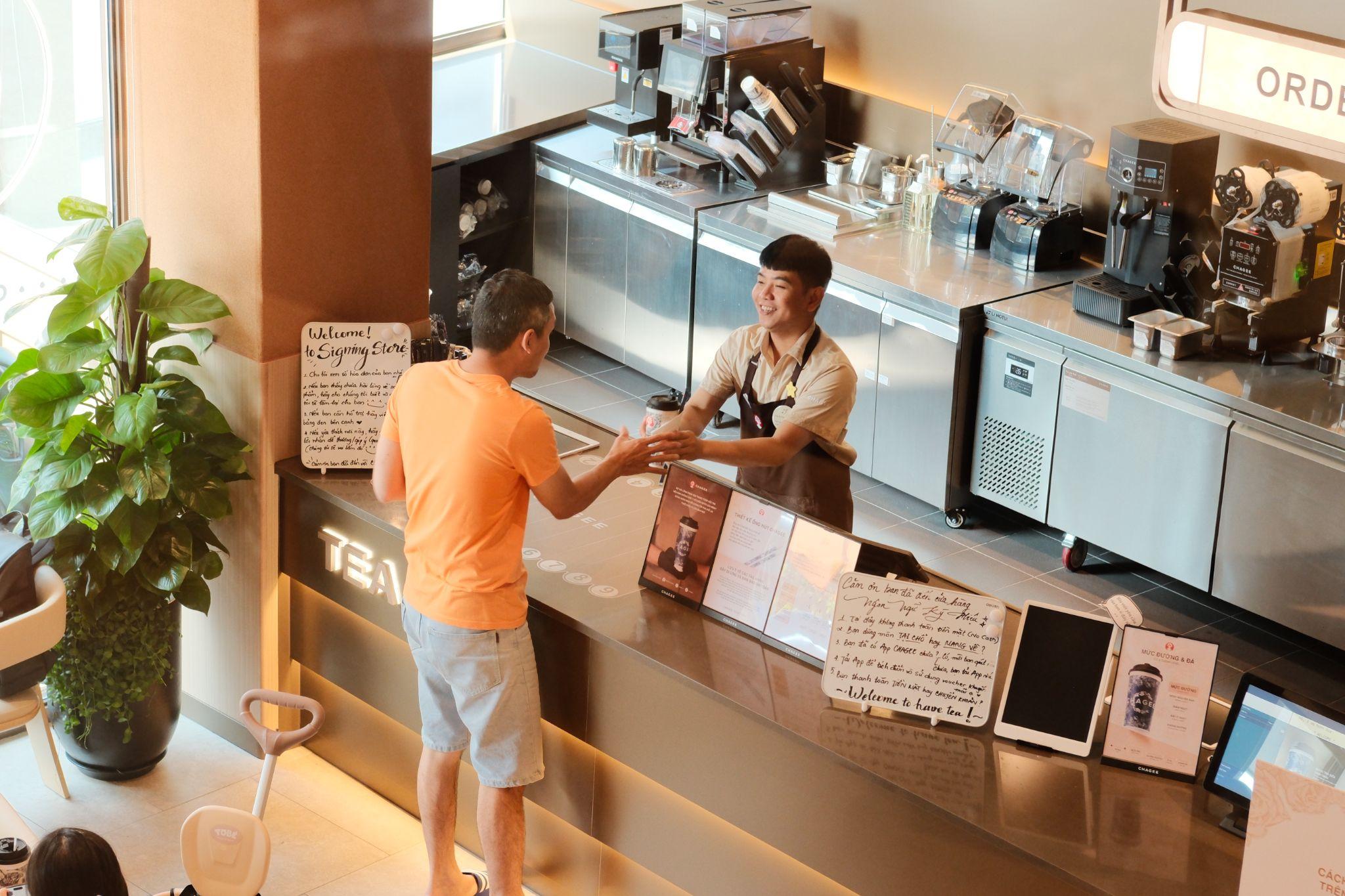 Cửa hàng Ngôn ngữ ký hiệu: Khi sự tĩnh lặng “pha” nên những niềm vui trọn vẹn - 4