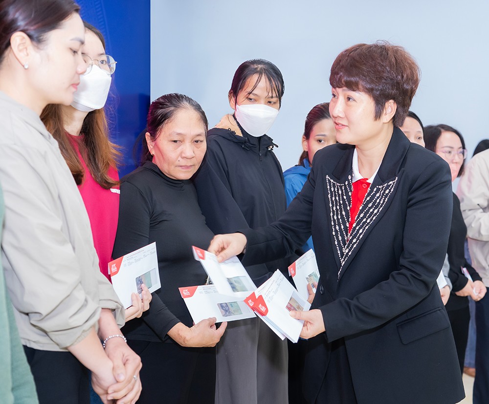 Generali Việt Nam sát cánh cùng người dân Huế tái thiết cuộc sống sau bão lũ - 4