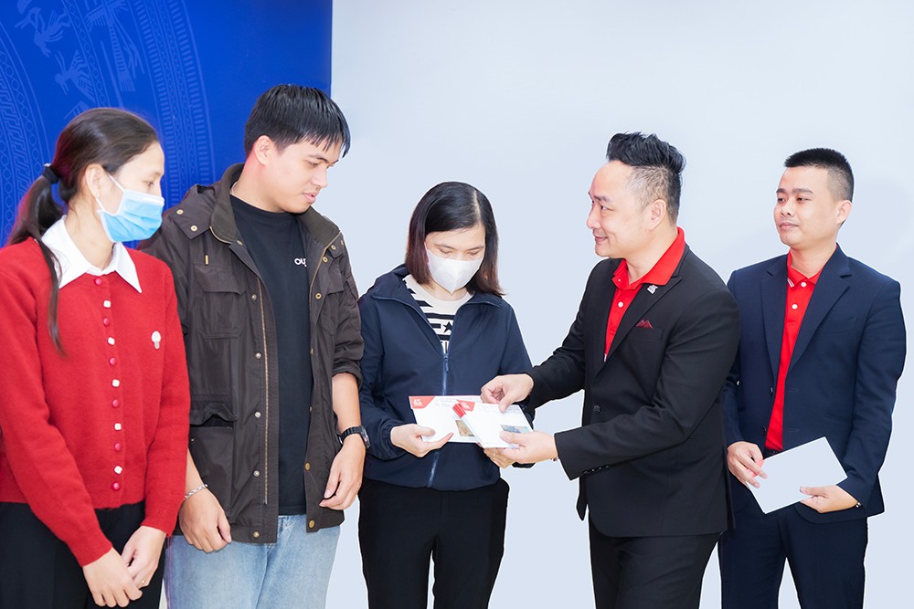 Generali Việt Nam sát cánh cùng người dân Huế tái thiết cuộc sống sau bão lũ - 5