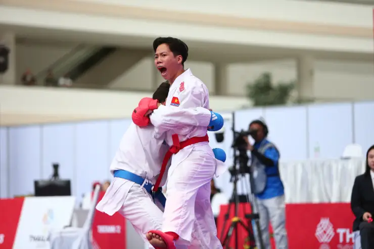 Võ sĩ Hà Nội đánh như máy 4 trận/ngày, "đè bẹp" VĐV chủ nhà giật HCV SEA Games - 3