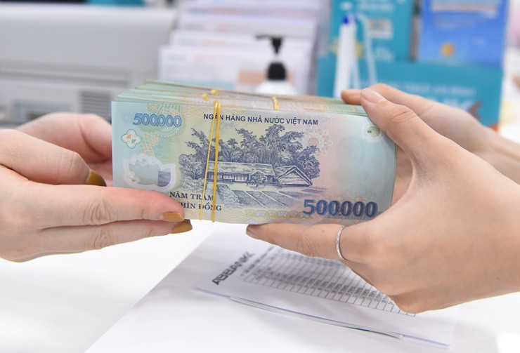 Lãi tiết kiệm tăng mạnh, có 100 triệu gửi ngân hàng nhận được bao nhiêu tiền lãi? - 1