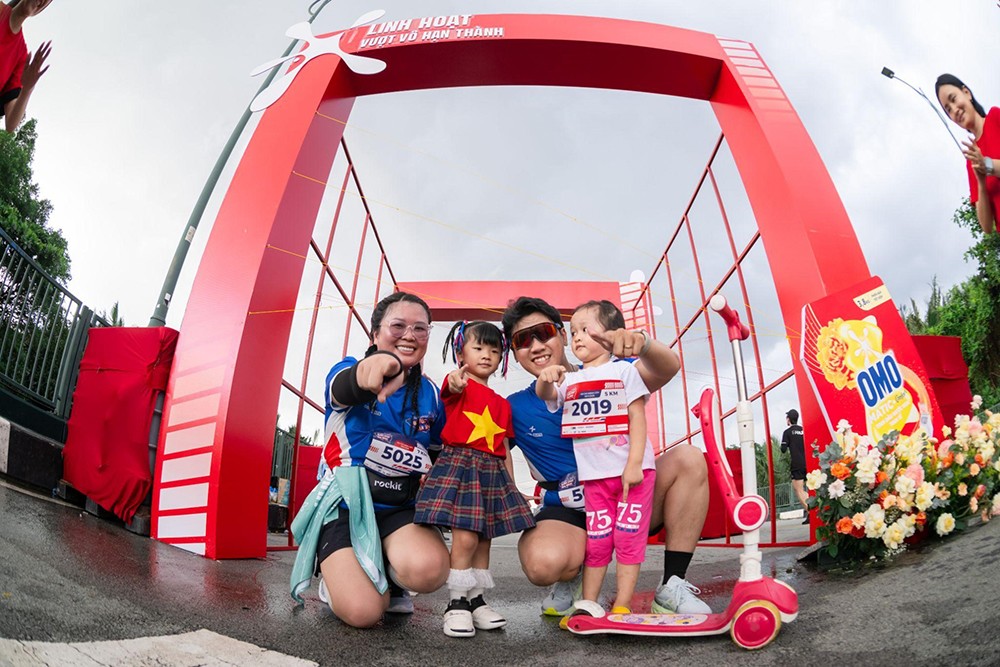 OMO cổ vũ tinh thần “ngại gì bẩn” của gia đình trẻ thông qua chuỗi hoạt động thể thao - 6