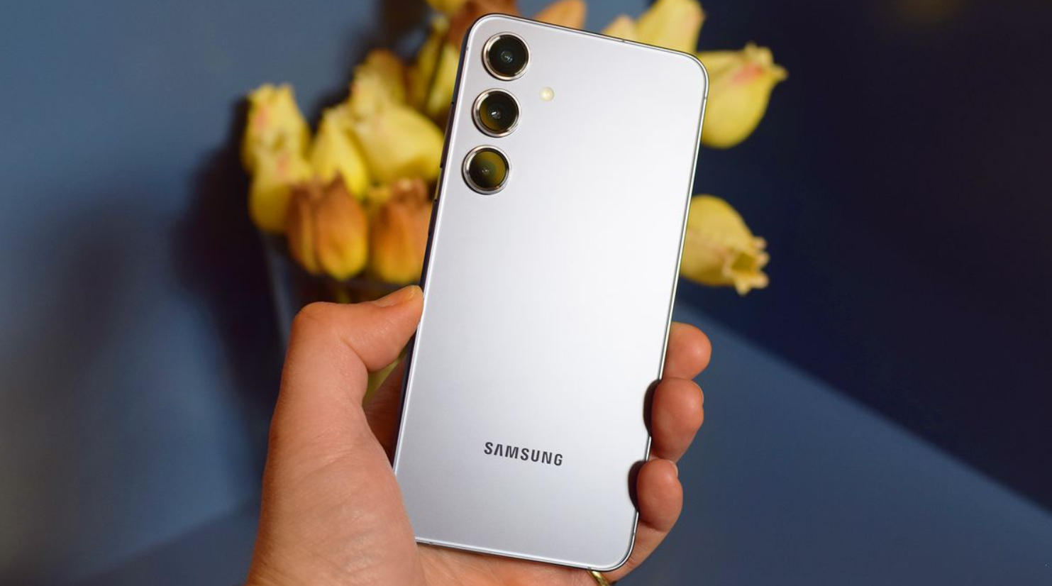 Top 5 smartphone tầm trung đáng mua nhất dịp cuối năm 2025 - 5