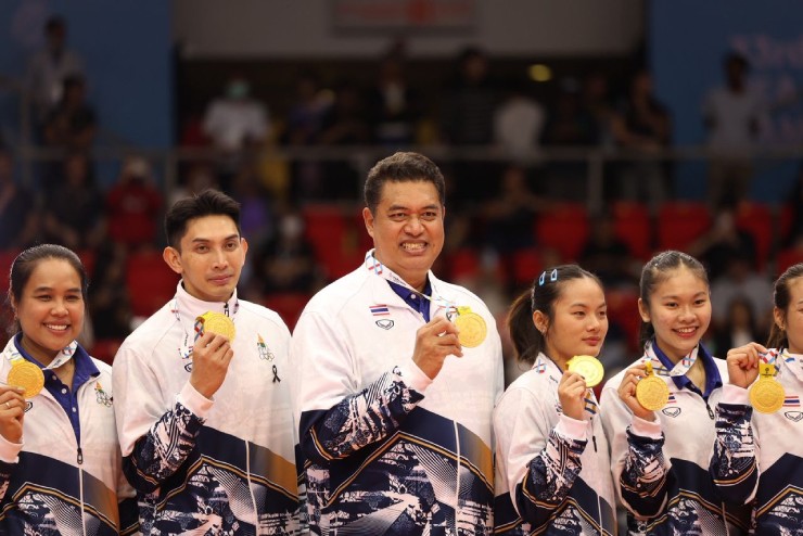 HLV và đội trưởng Thái Lan khen bóng chuyền nữ Việt Nam "đẳng cấp thế giới" - 1