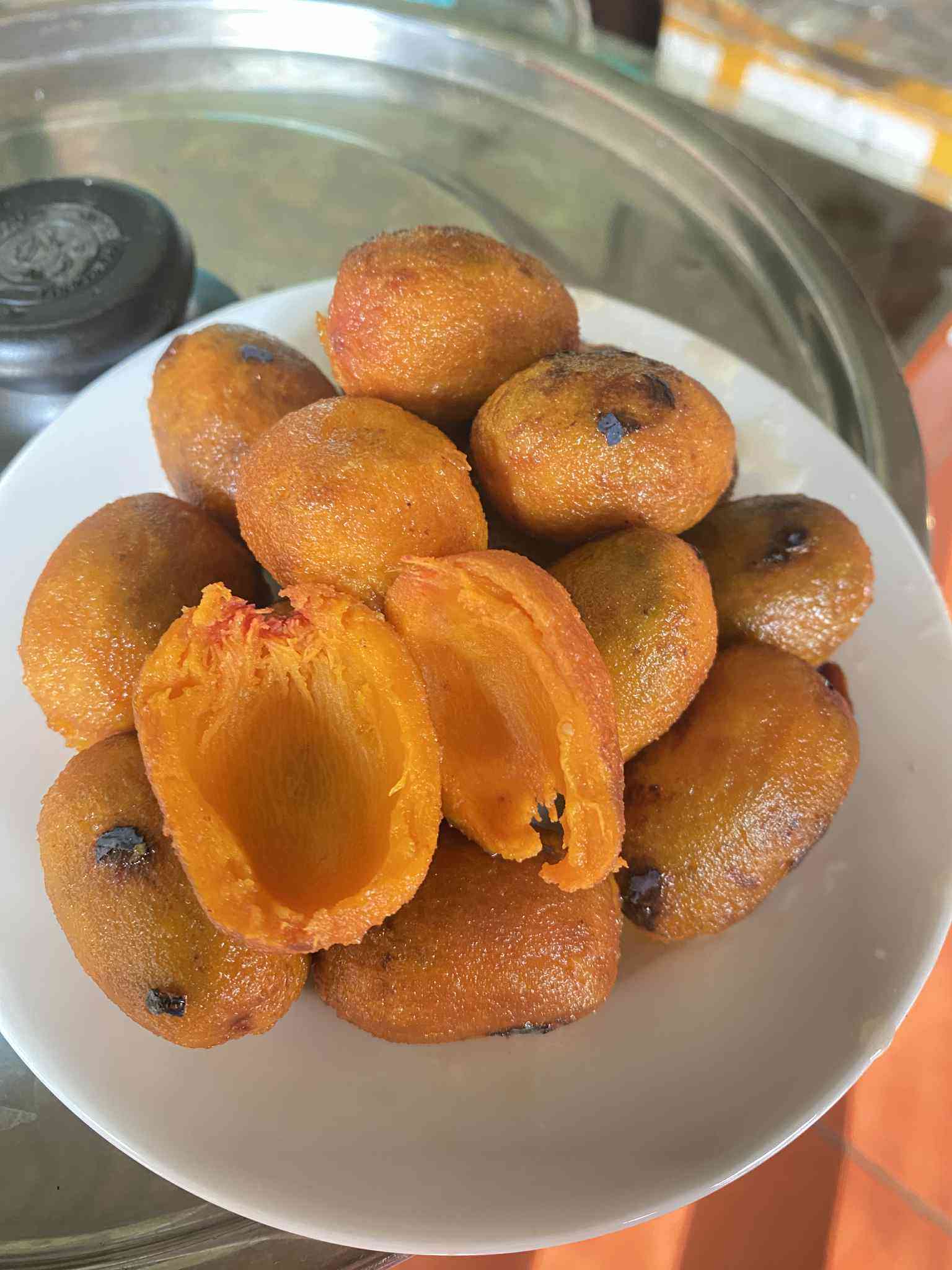 Loại quả quê mùa bỗng "lên cơn sốt" có giá đắt hơn thịt lợn, hái một cây kiếm cả triệu đồng - 7