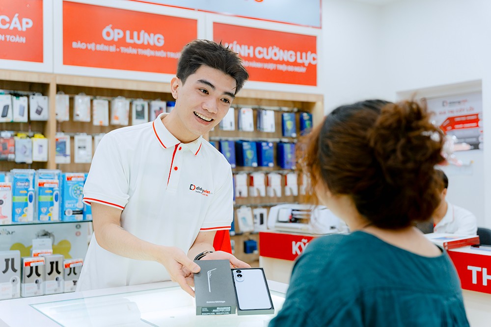 Giáng sinh cận kề, người dùng tranh thủ “săn deal” công nghệ cuối năm - 4