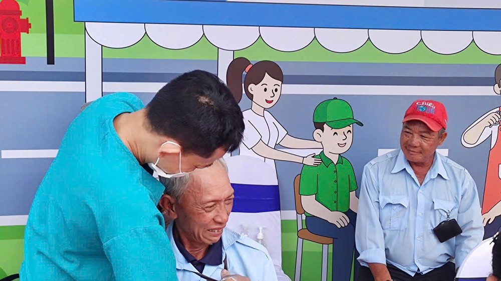 Hàng trăm bác tài được Ắc quy GS Việt Nam chăm sóc trong “Ngày hội chăm sóc bác tài” tại Bến xe Miền Đông (cũ) - 1