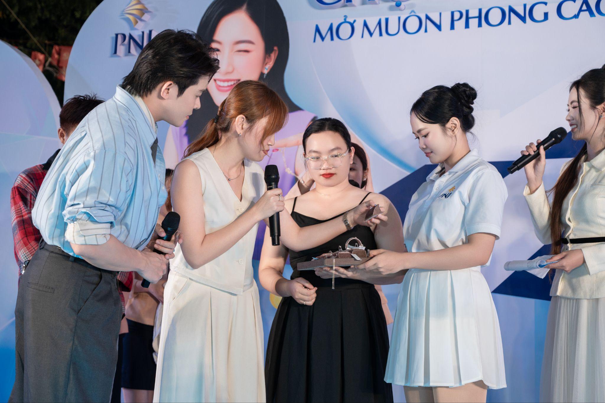 Dấu ấn PNJ Uni Tour 2025: Hơn 8.000 sinh viên đồng hành trên hành trình nâng tầm phong cách - 4