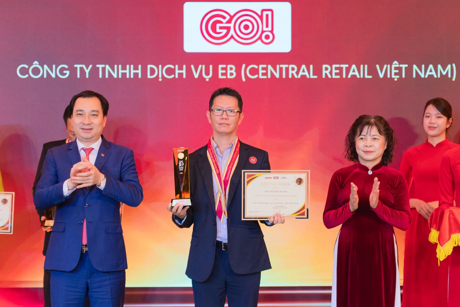 Gạo GO! ST25 lúa tôm lọt top 10 sản phẩm - Dịch vụ Xanh - Bền vững 2025 - 2