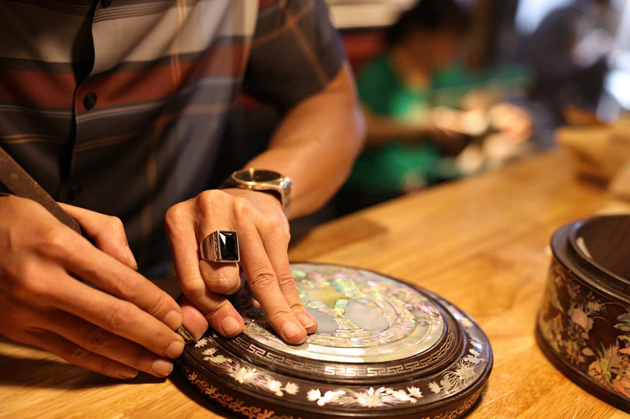 Bất ngờ từ những thứ nhiều người vứt bỏ có thể làm ra những sản phẩm lên đến cả tỷ đồng - 2