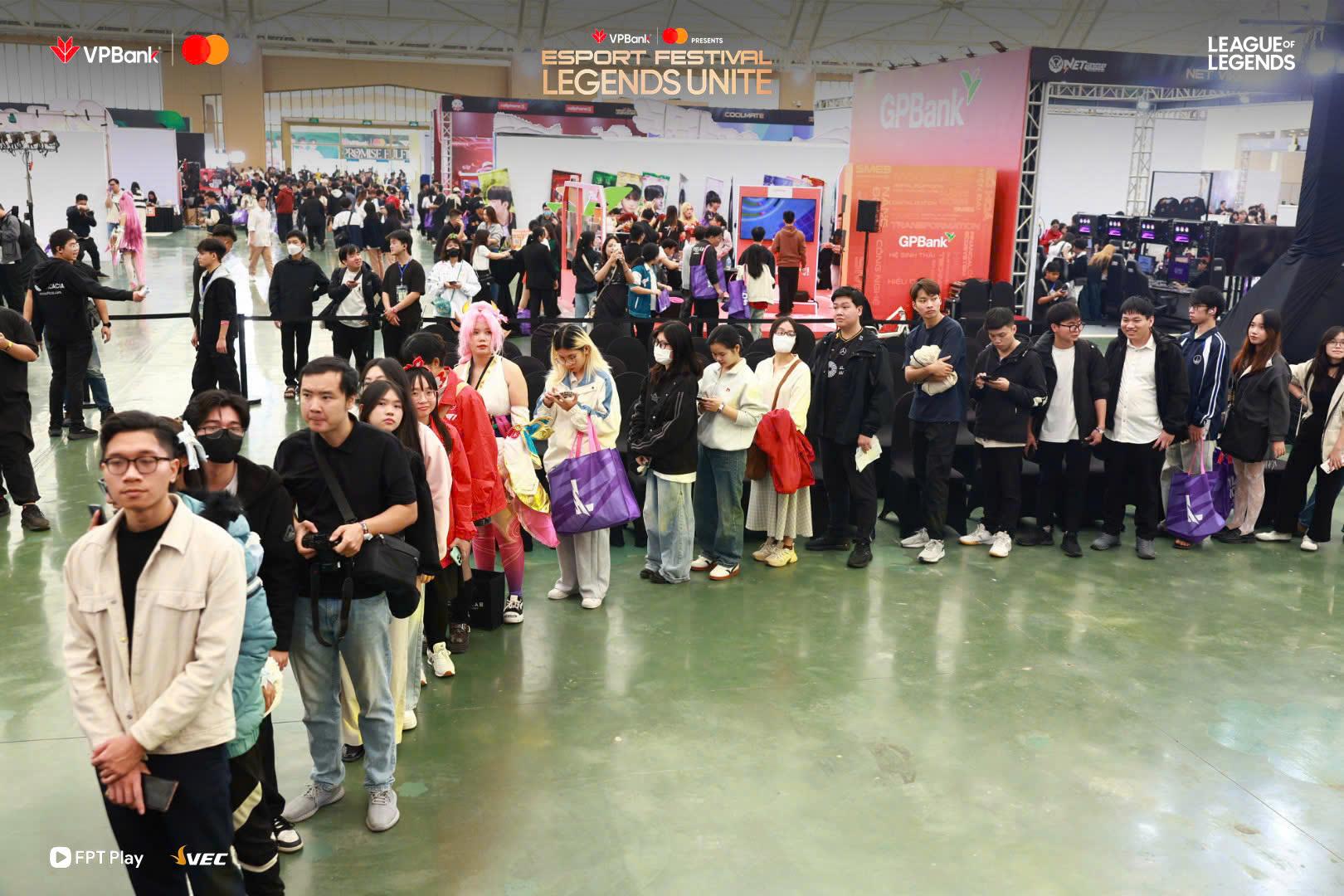 Faker và T1 khuấy động lễ hội eSports lớn chưa từng có tại Việt Nam - 3