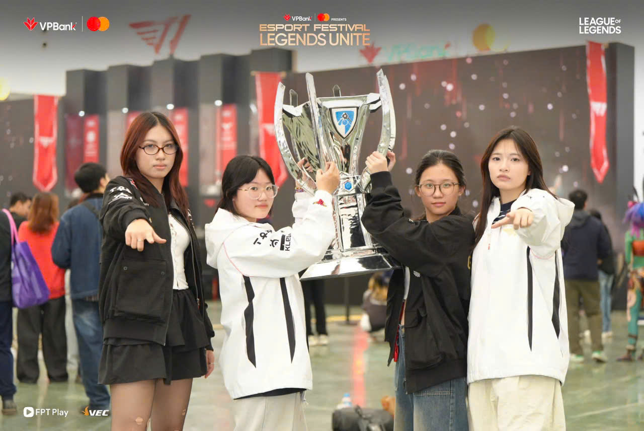 Trai xinh gái đẹp khuấy đảo sự kiện VPBank presents eSport Festival: Legends Unite - 3