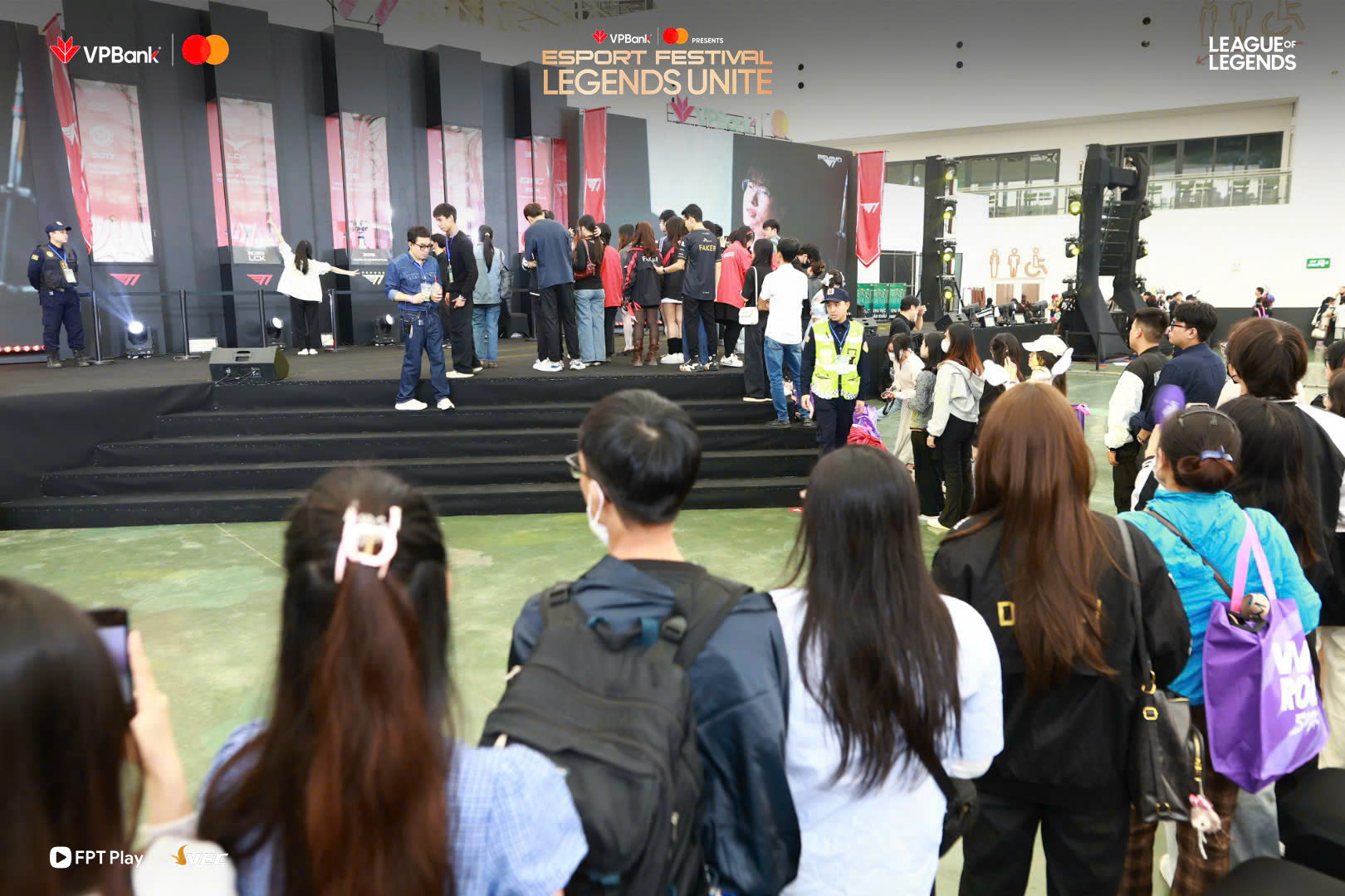 Trai xinh gái đẹp khuấy đảo sự kiện VPBank presents eSport Festival: Legends Unite - 4